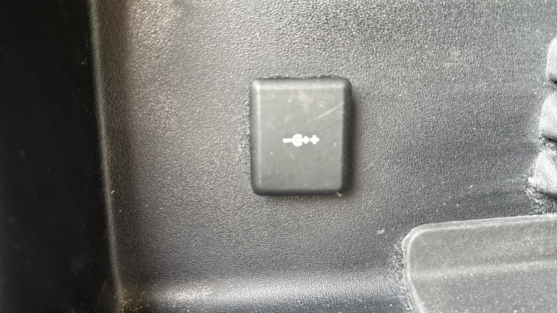 Land Rover Defender 90 Diesel 3.0 D200 Hard Top Auto